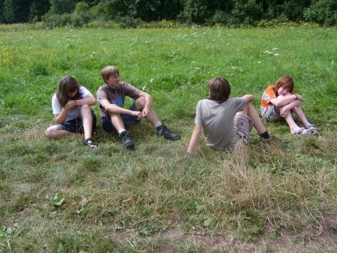 ...poslední posezení v trávě.

na fotce jsou: Gardi, Blue, Wartortle, Jearynen